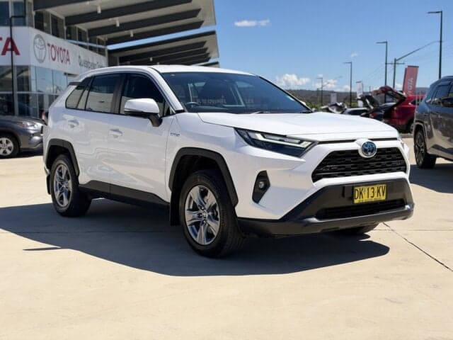 2024 Toyota RAV4 GX-2WD in White
