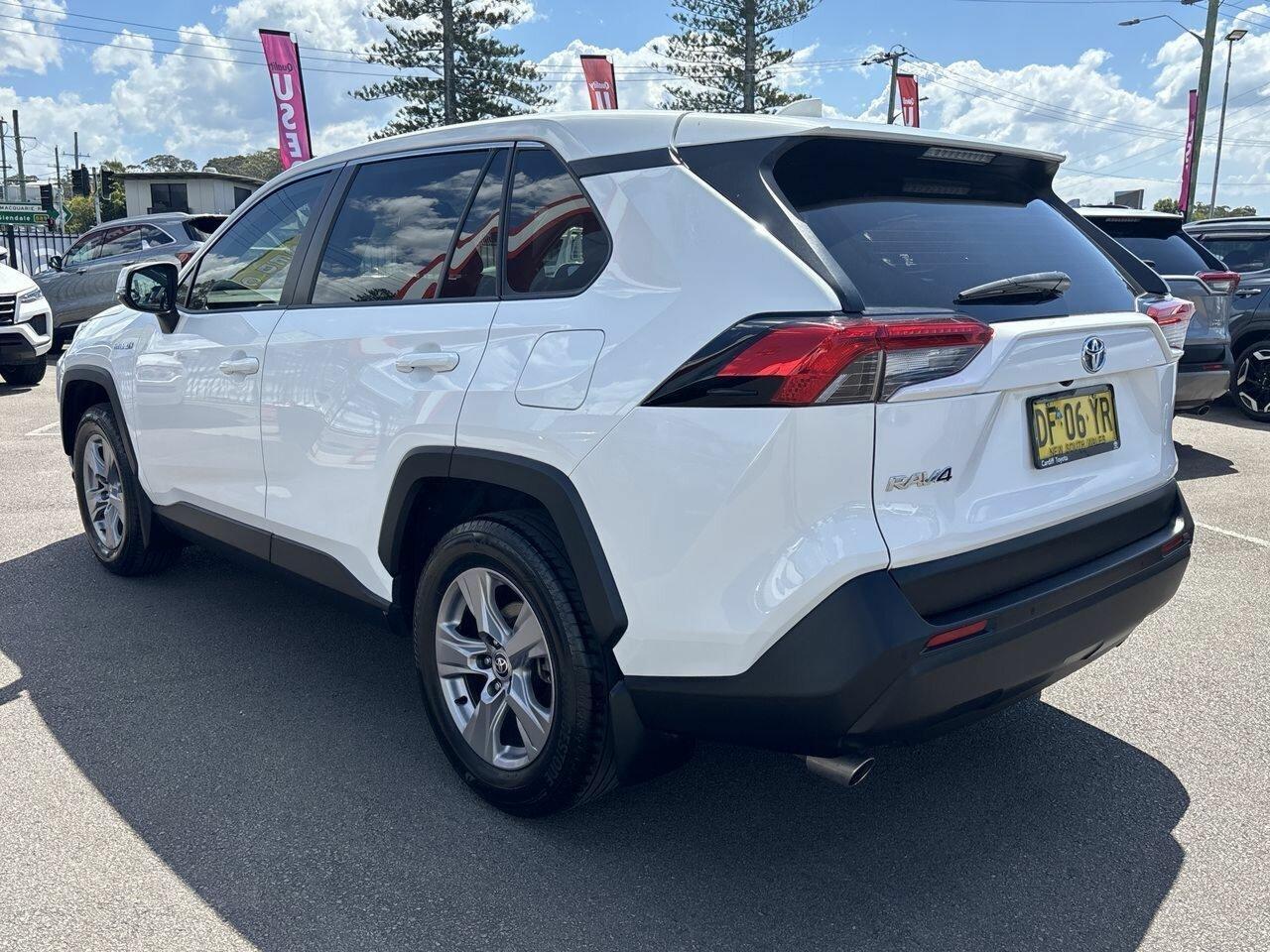 2022 Toyota RAV4 GX-2WD in White