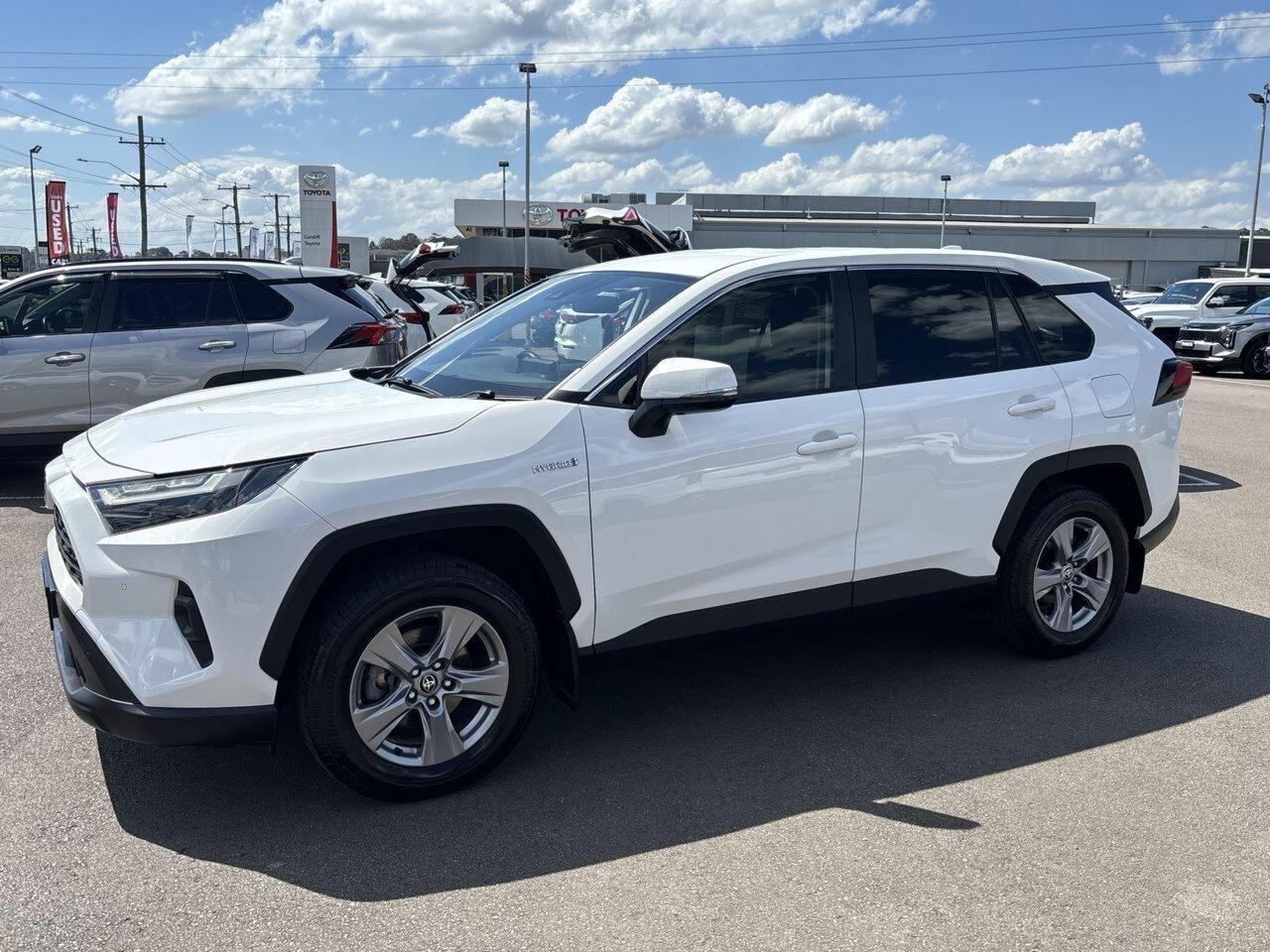 2022 Toyota RAV4 GX-2WD in White