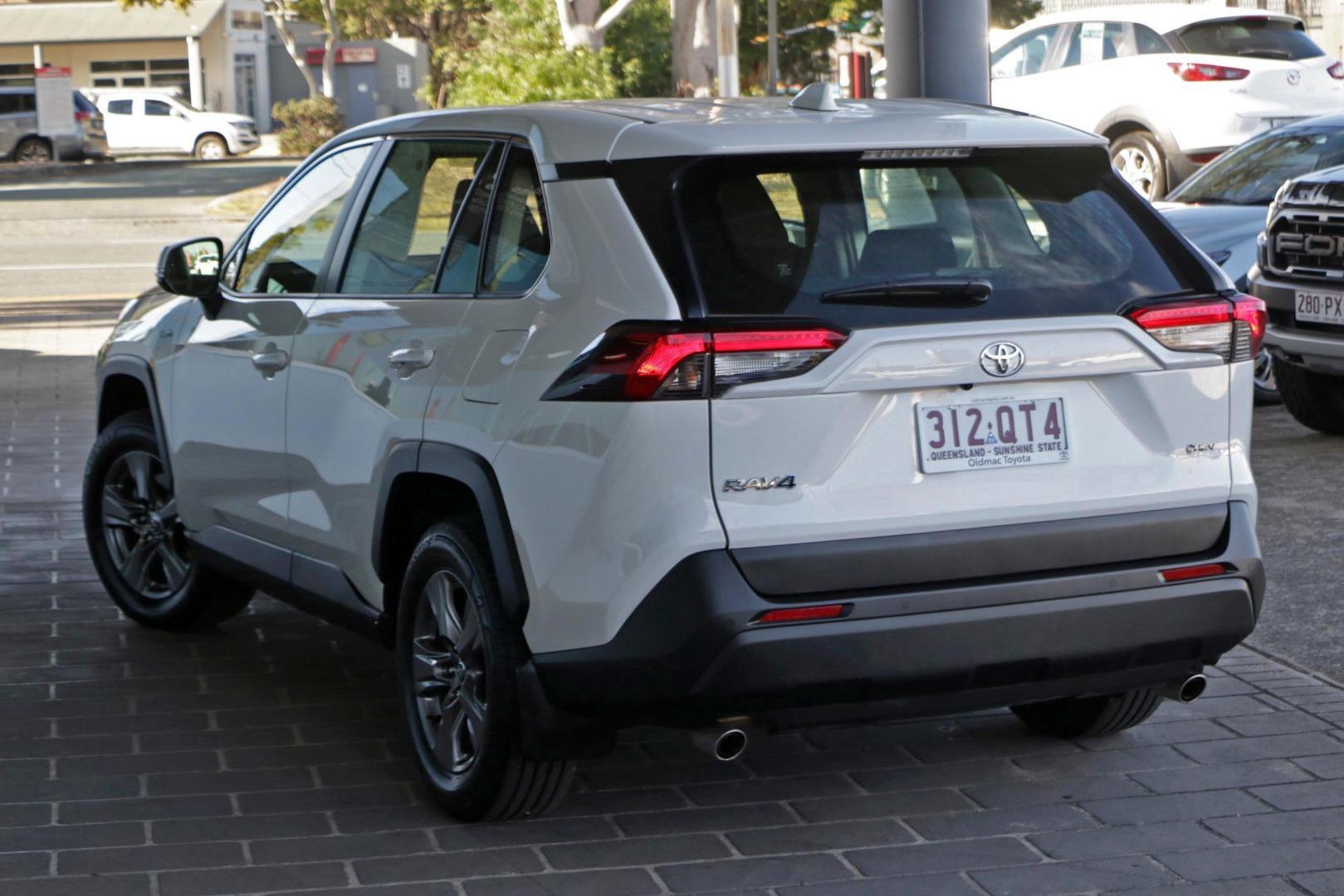 2025 Toyota RAV4 GX-2WD in White