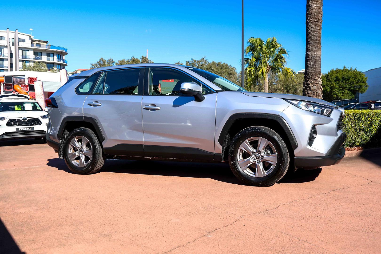 2025 Toyota RAV4 GX-2WD in White