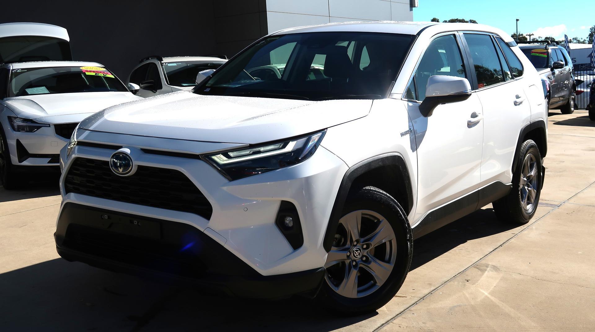 2024 Toyota RAV4 GX-2WD in White