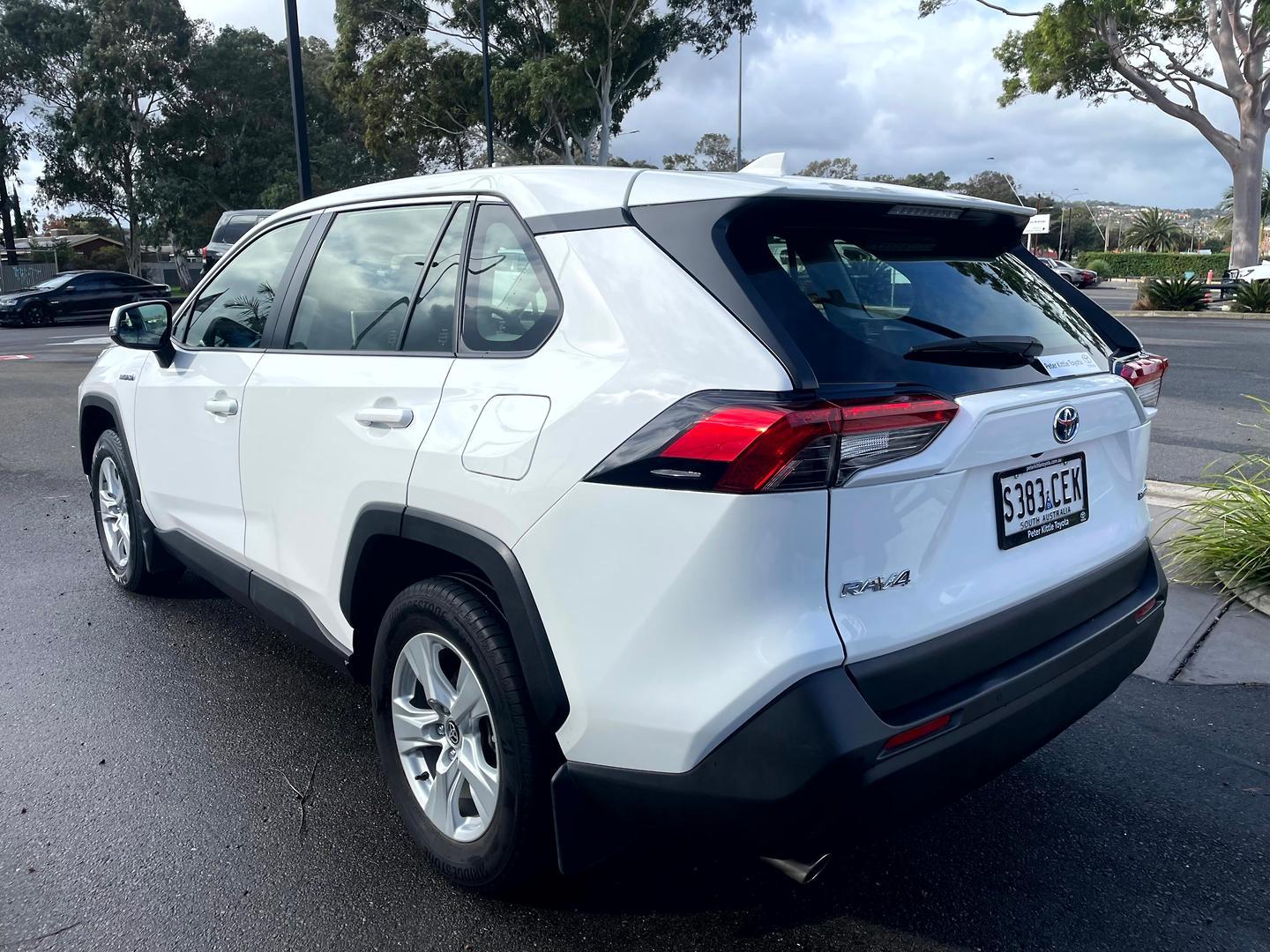 2020 Toyota RAV4 GX-2WD in White
