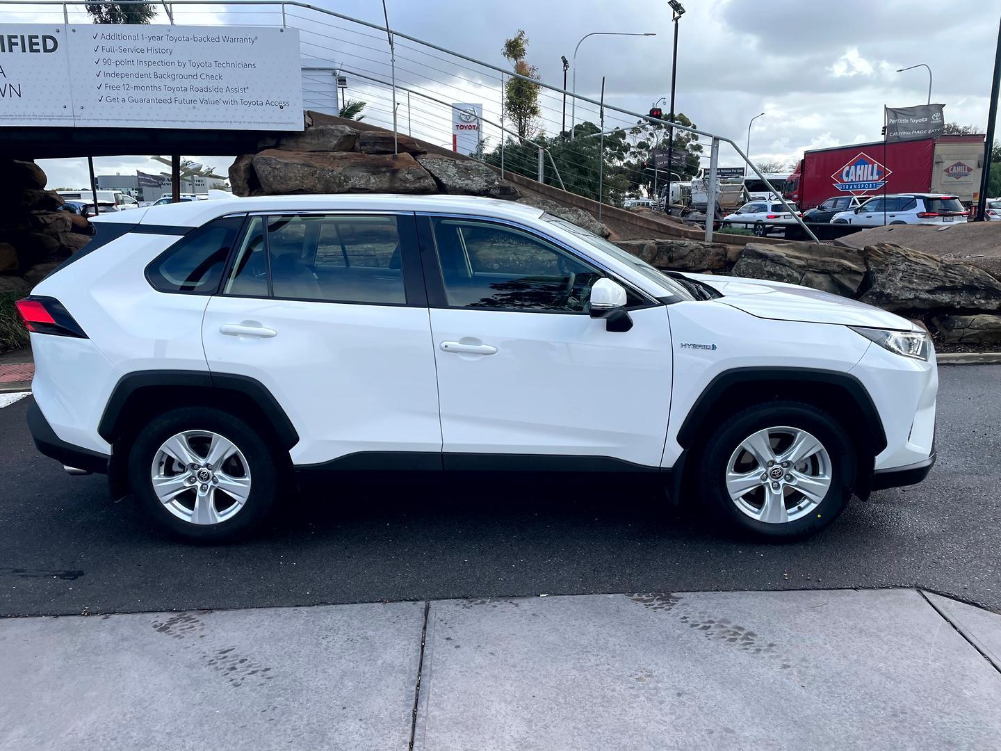 2020 Toyota RAV4 GX-2WD in White