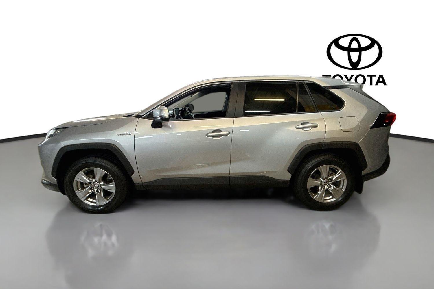 2022 Toyota RAV4 GX-2WD in Silver
