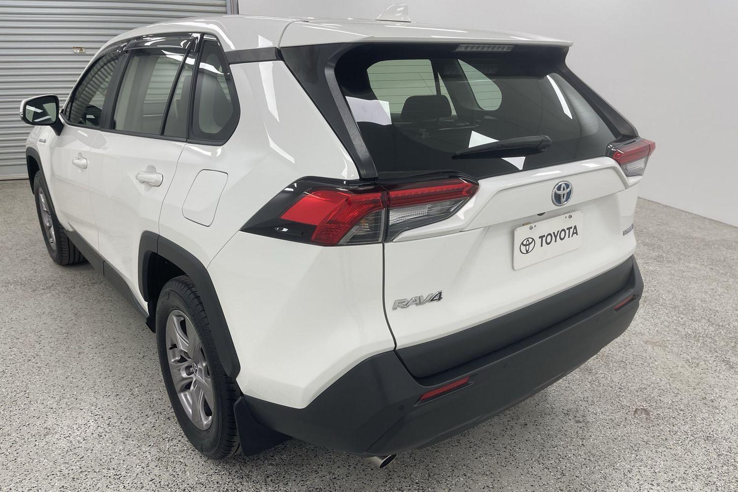 2024 Toyota RAV4 GX-2WD in White