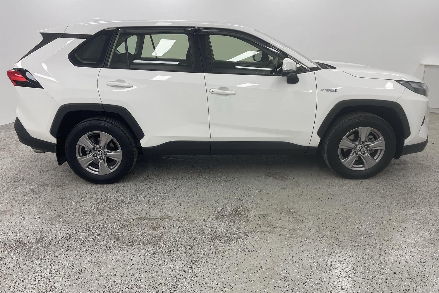 2024 Toyota RAV4 GX-2WD in White