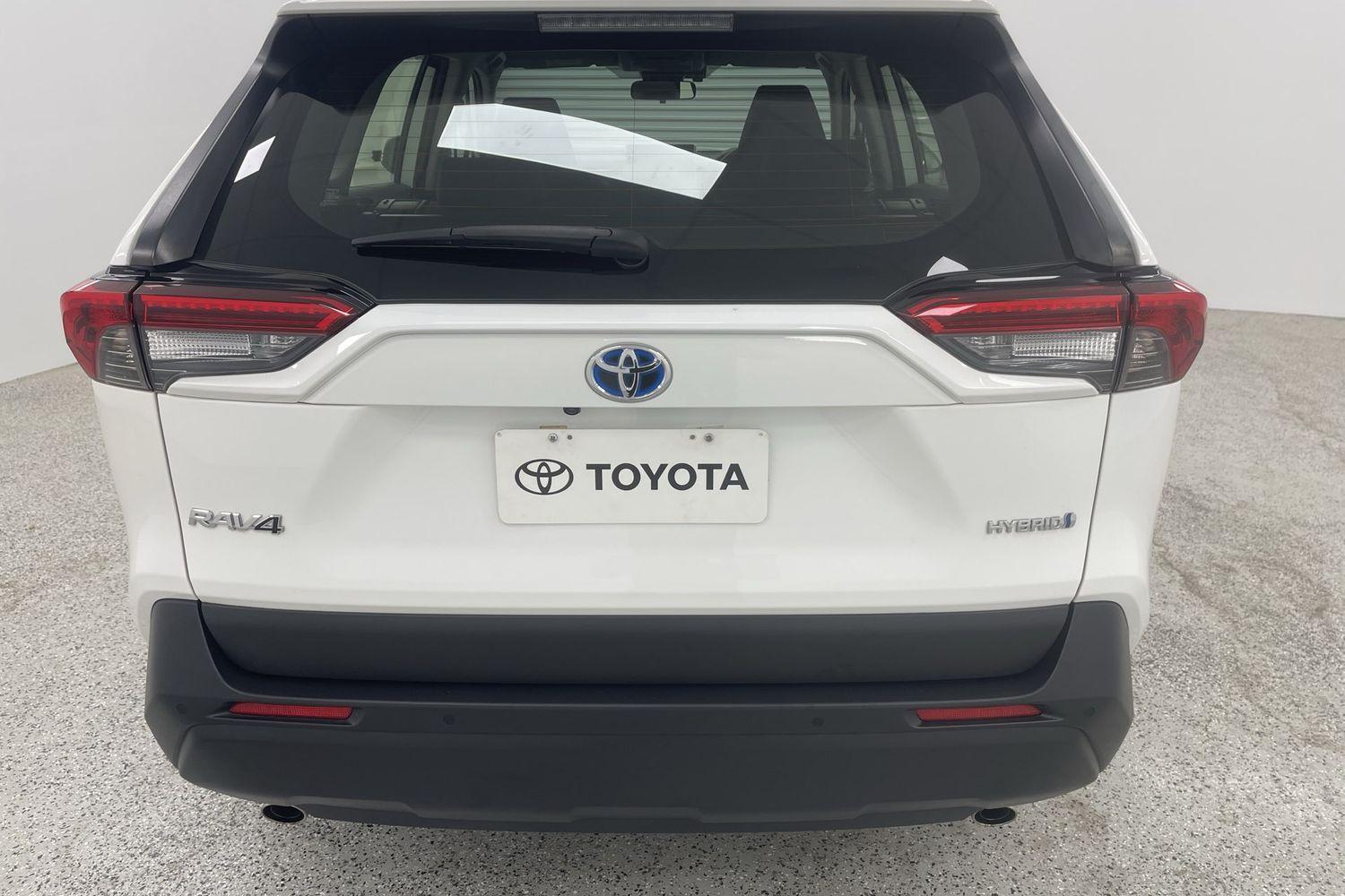 2024 Toyota RAV4 GX-2WD in White