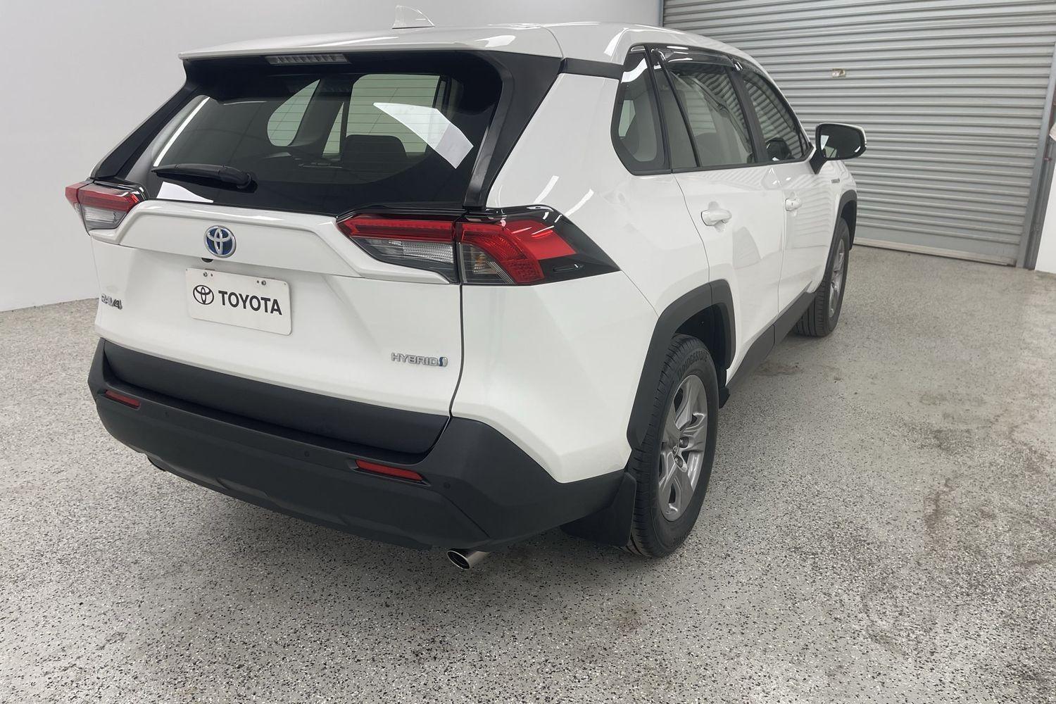 2024 Toyota RAV4 GX-2WD in White