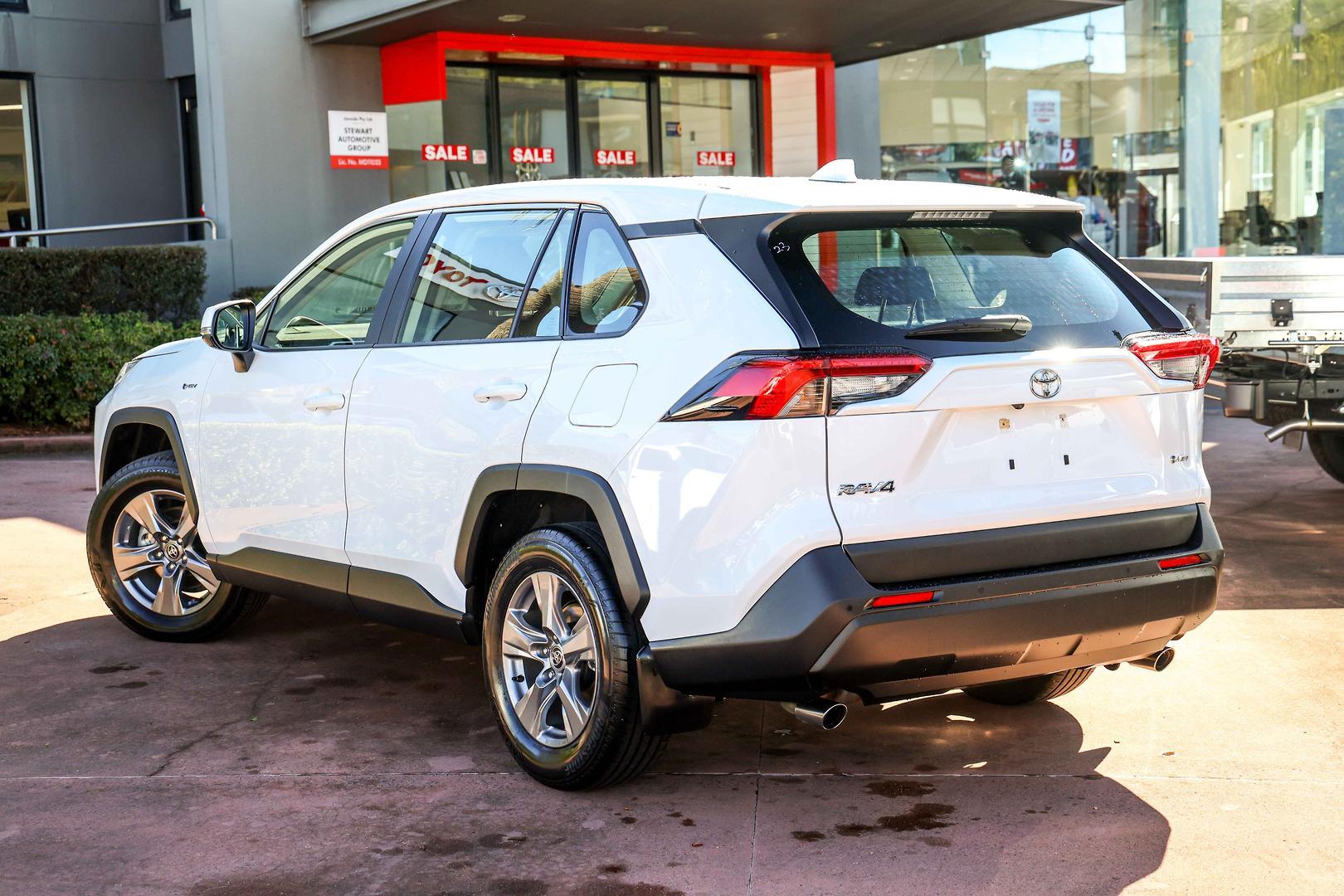 2025 Toyota RAV4 GX-2WD in White