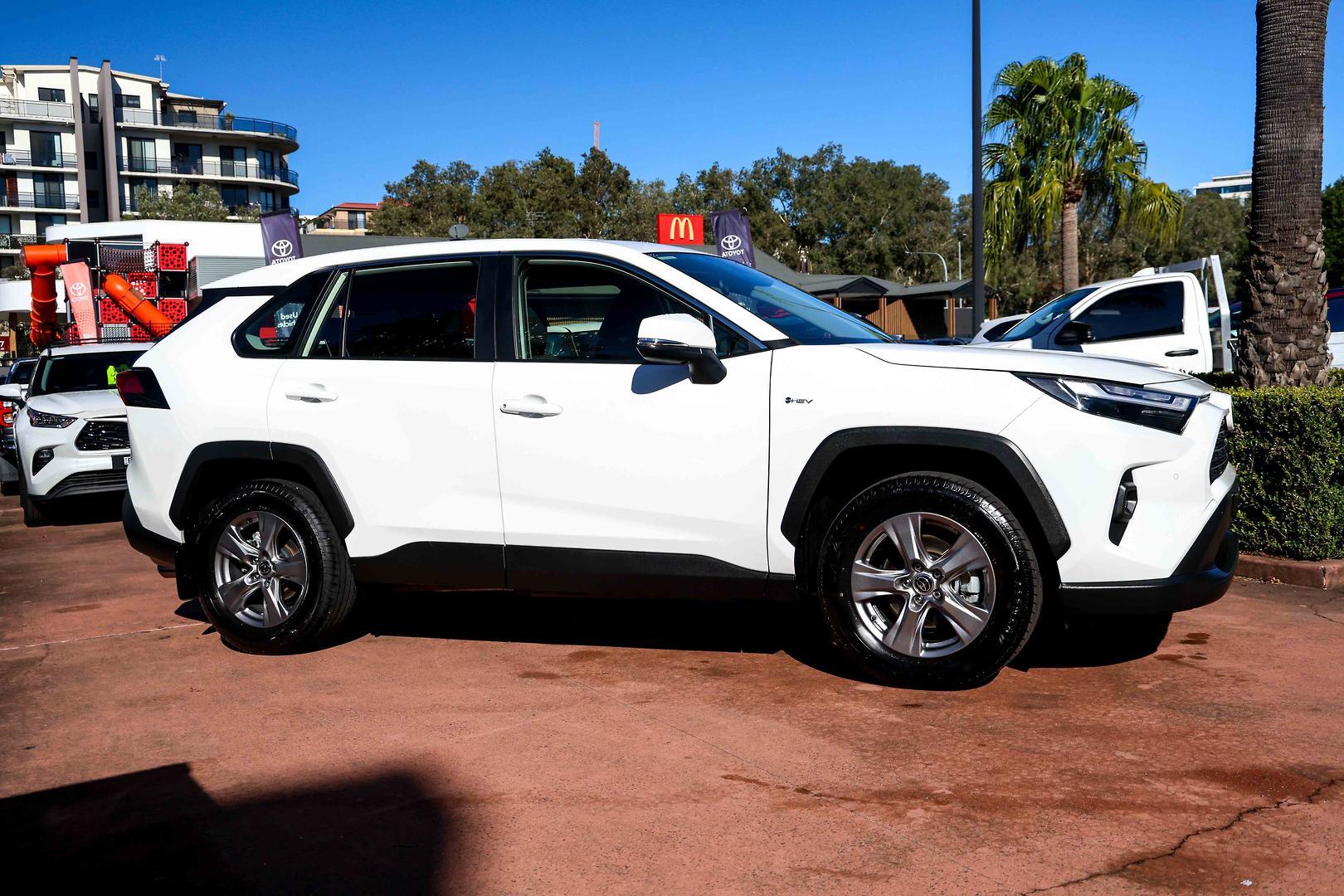 2025 Toyota RAV4 GX-2WD in White