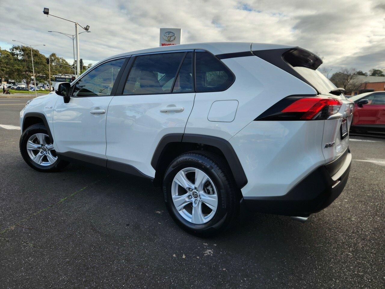 2021 Toyota RAV4 GX in White