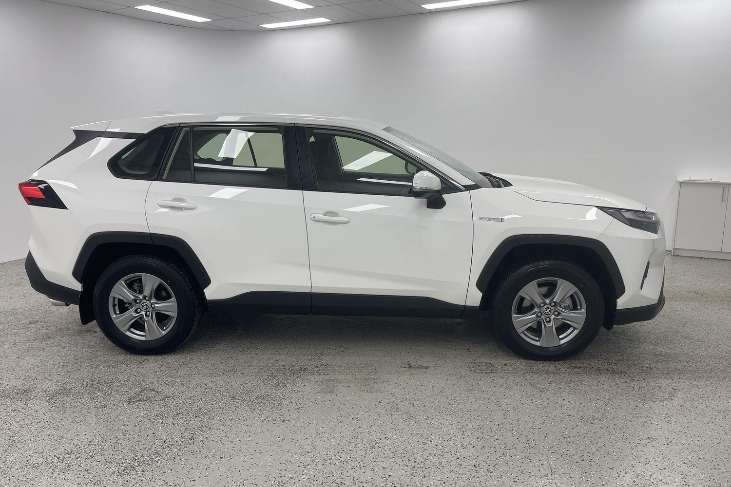 2024 Toyota RAV4 GX-2WD in White