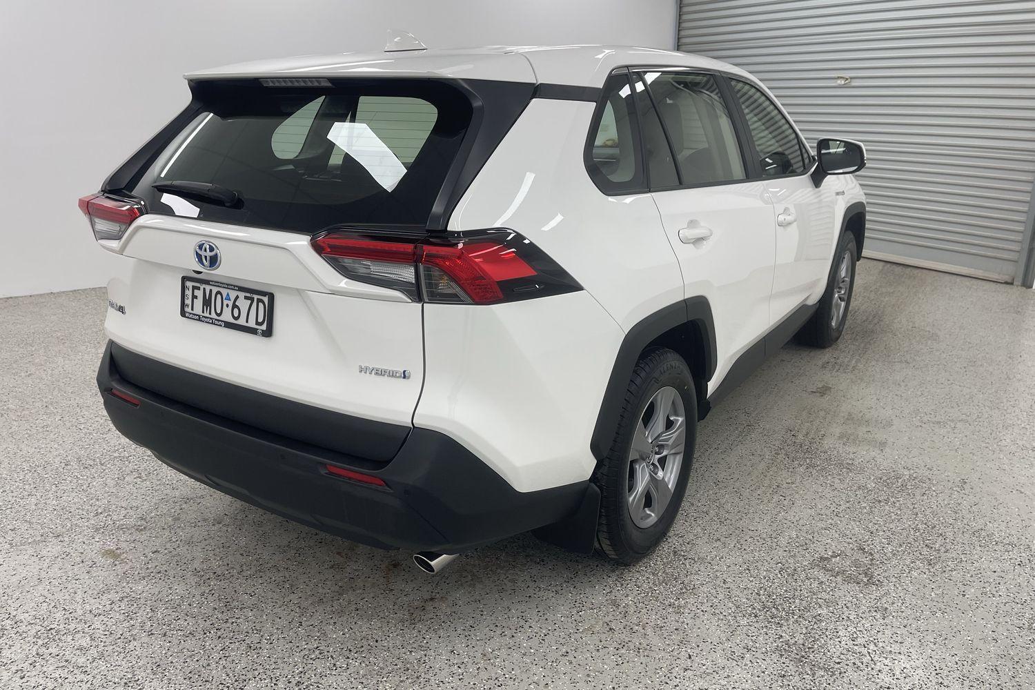2024 Toyota RAV4 GX-2WD in White