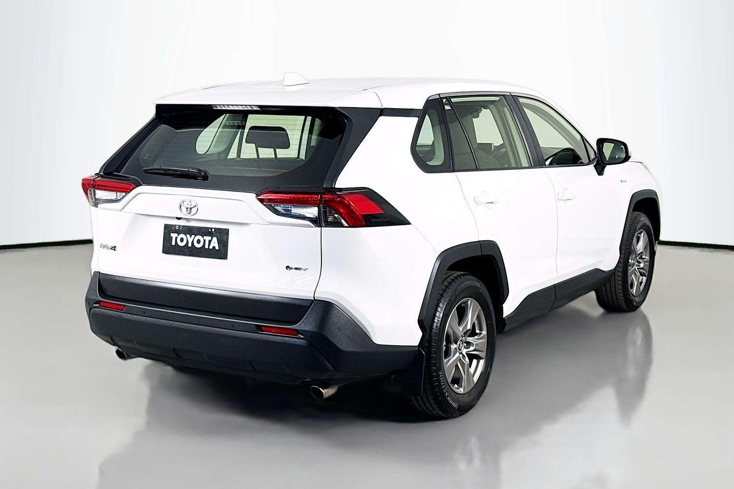 2024 Toyota RAV4 GX in White