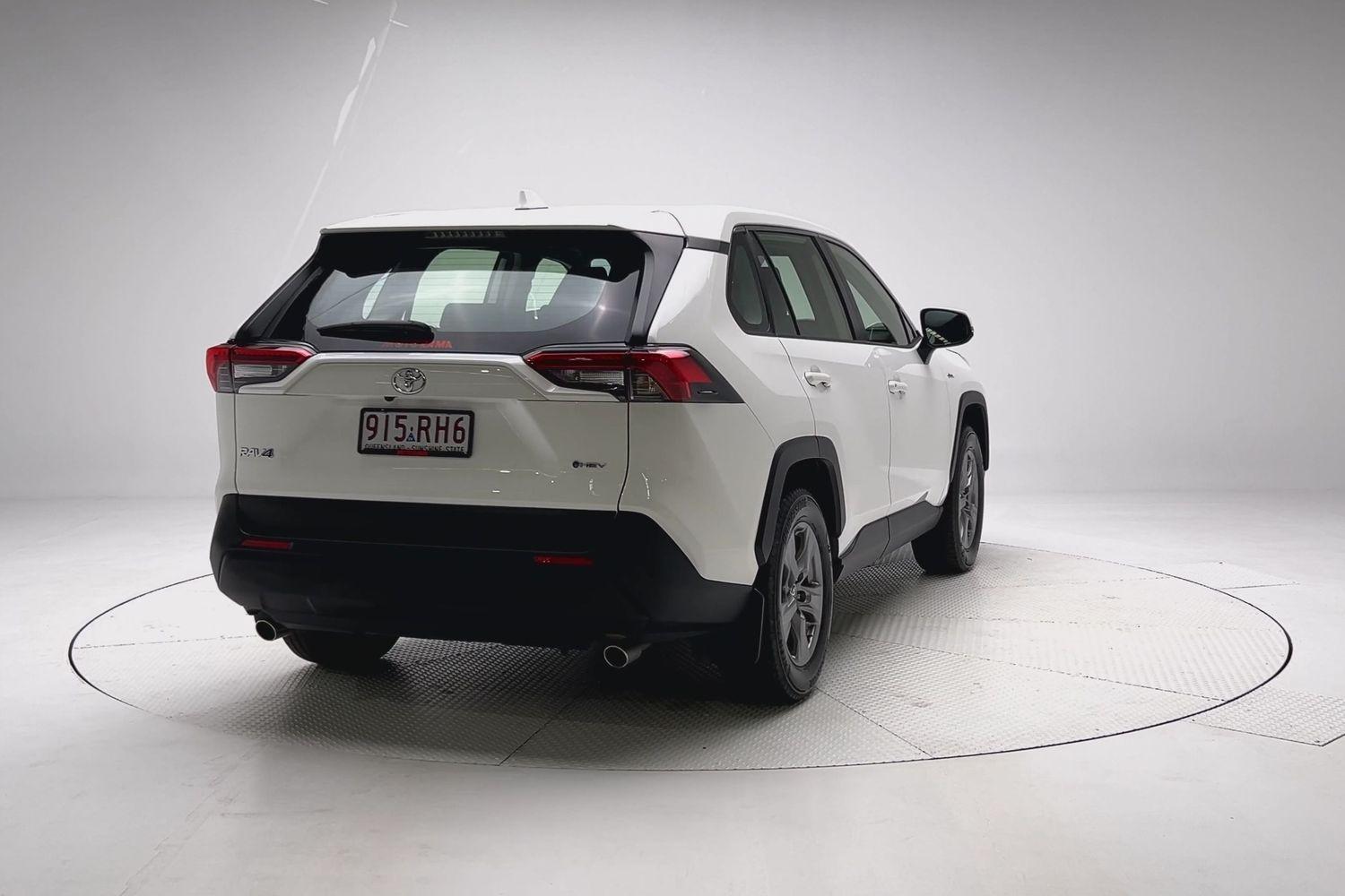 2025 Toyota RAV4 GX-2WD in White