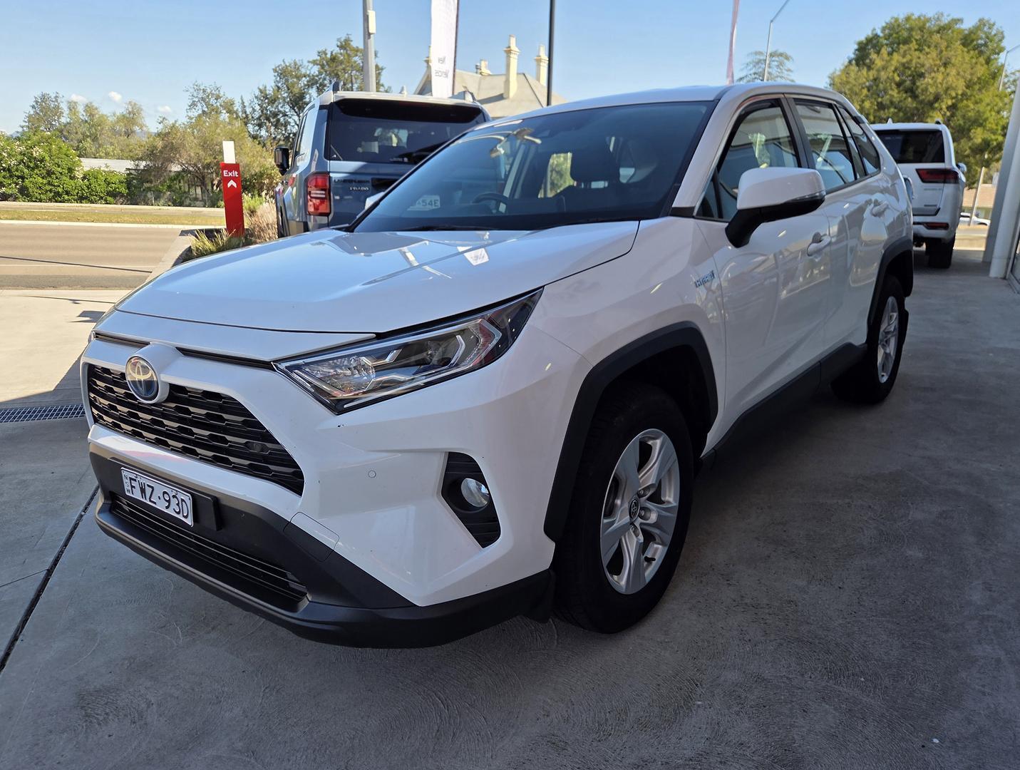 2021 Toyota RAV4 GX-2WD in White