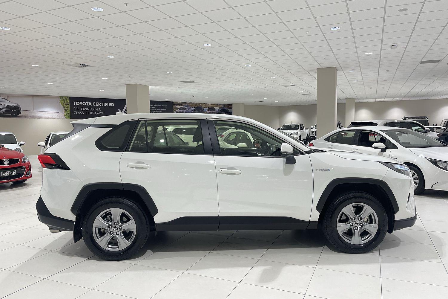2024 Toyota RAV4 GX-2WD in White