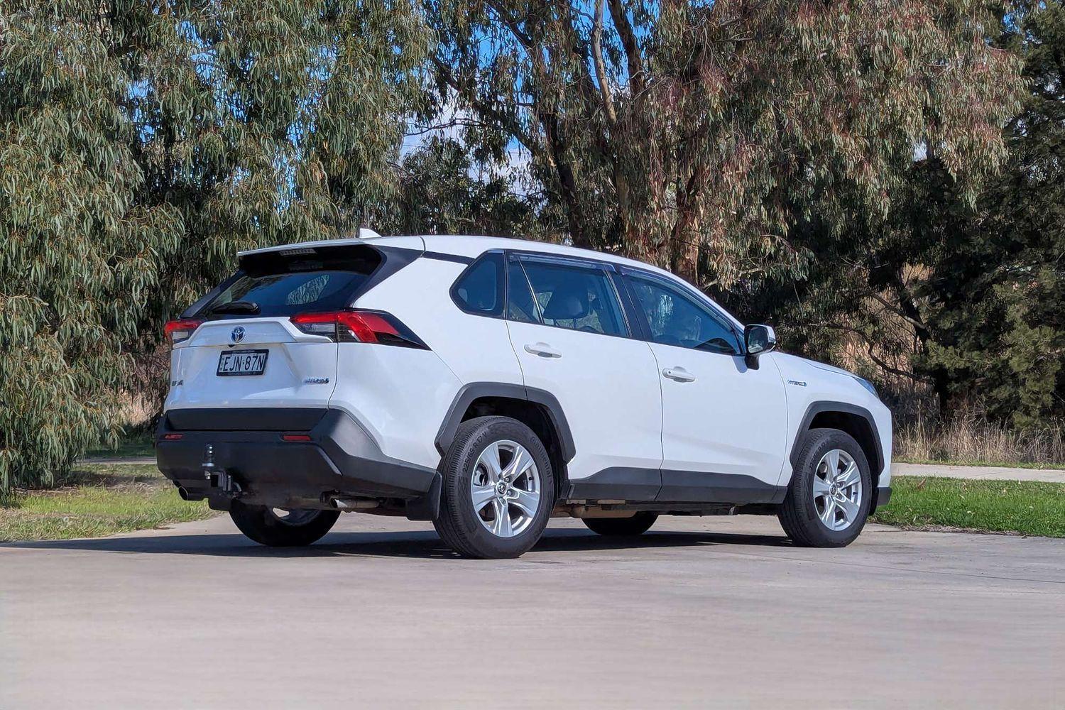 2020 Toyota RAV4 GX in White
