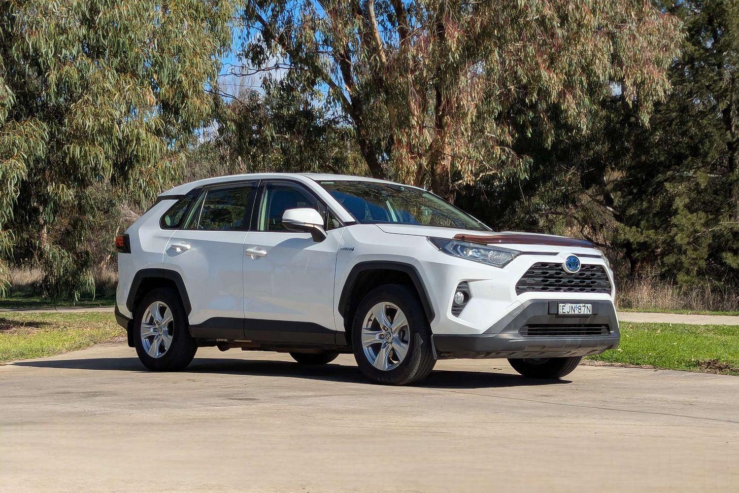 2020 Toyota RAV4 GX in White