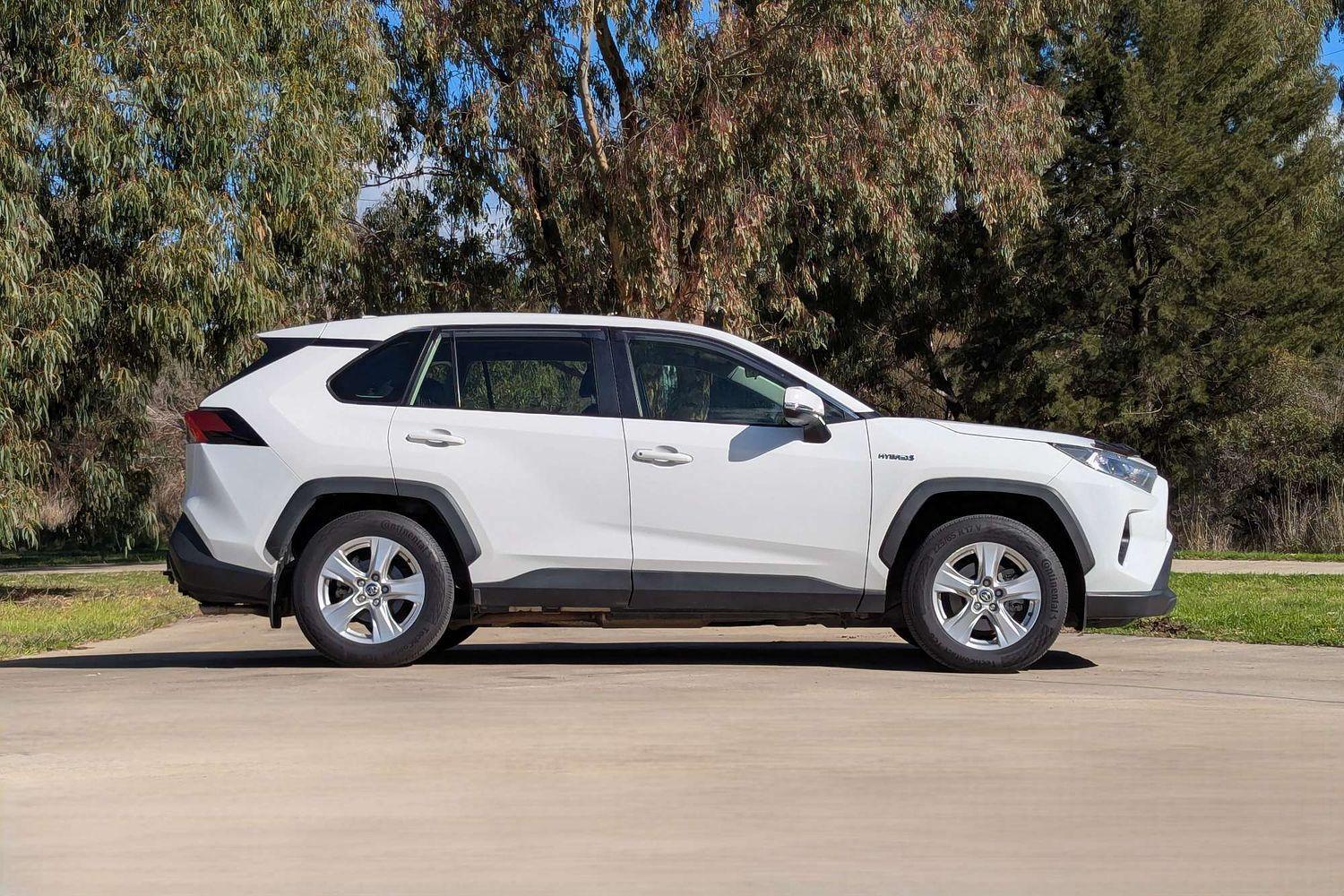 2020 Toyota RAV4 GX in White