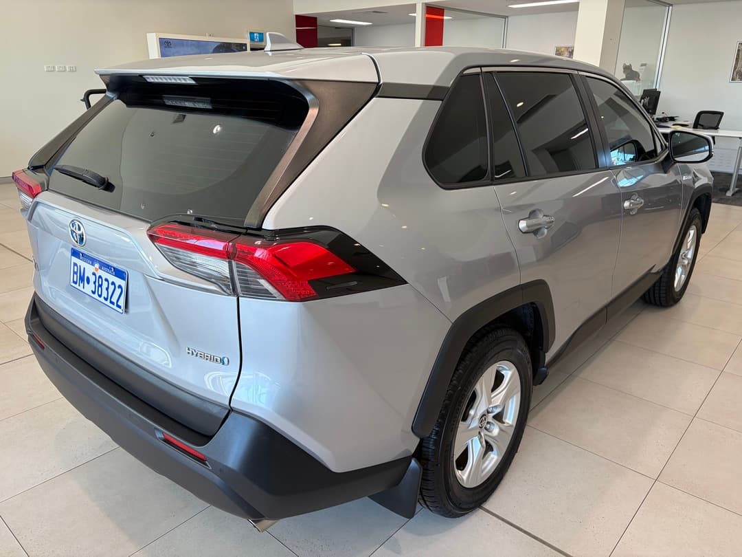 2021 Toyota RAV4 GX in Silver