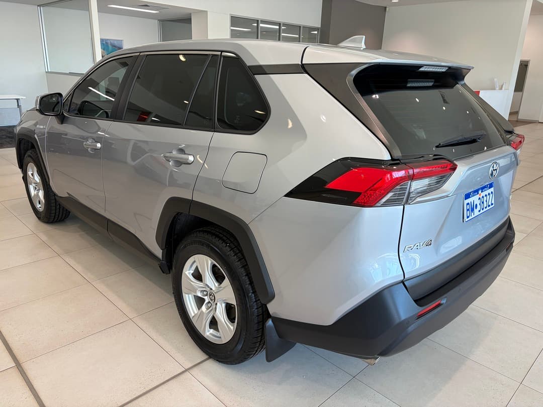 2021 Toyota RAV4 GX in Silver