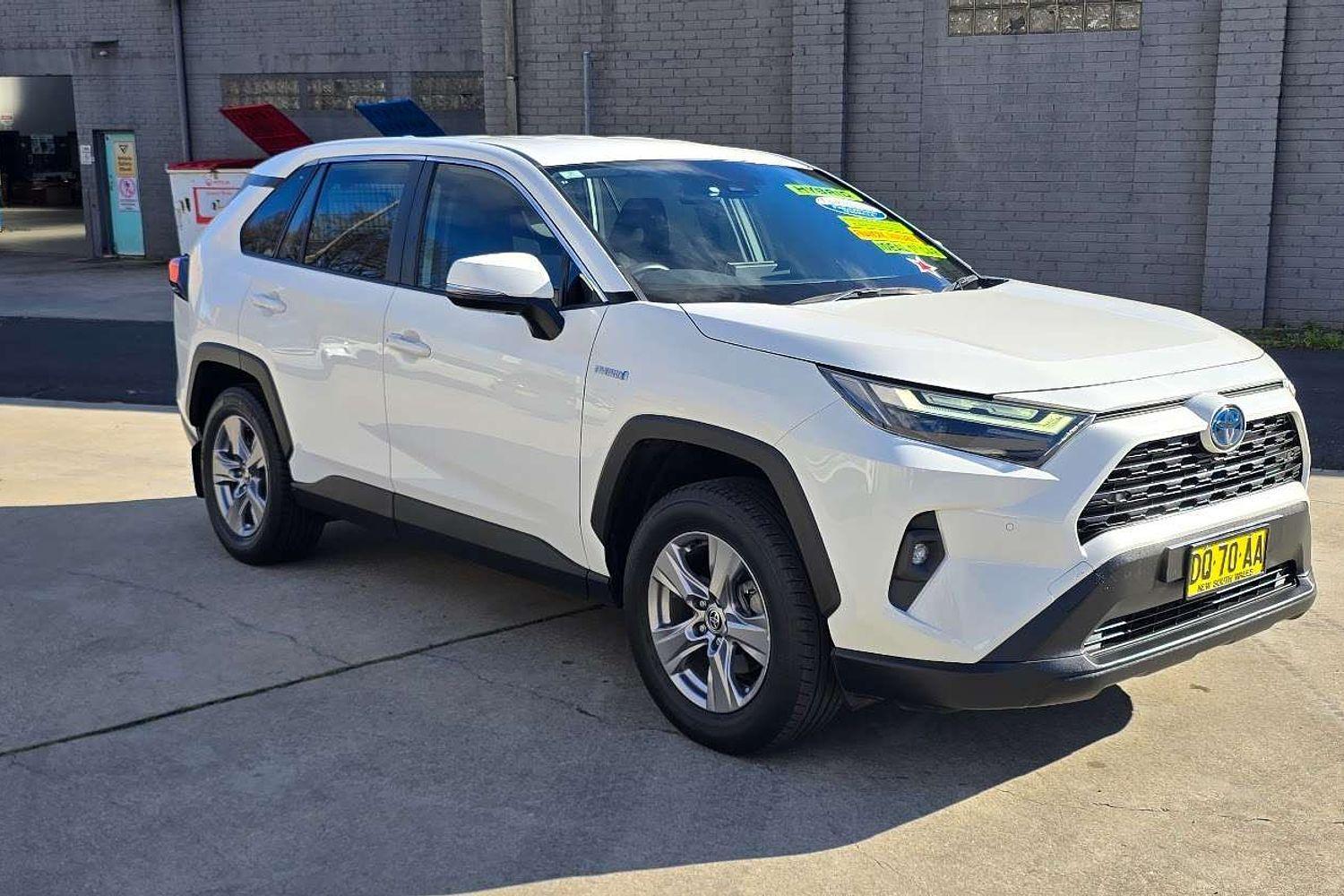 2021 Toyota RAV4 GX-2WD in White