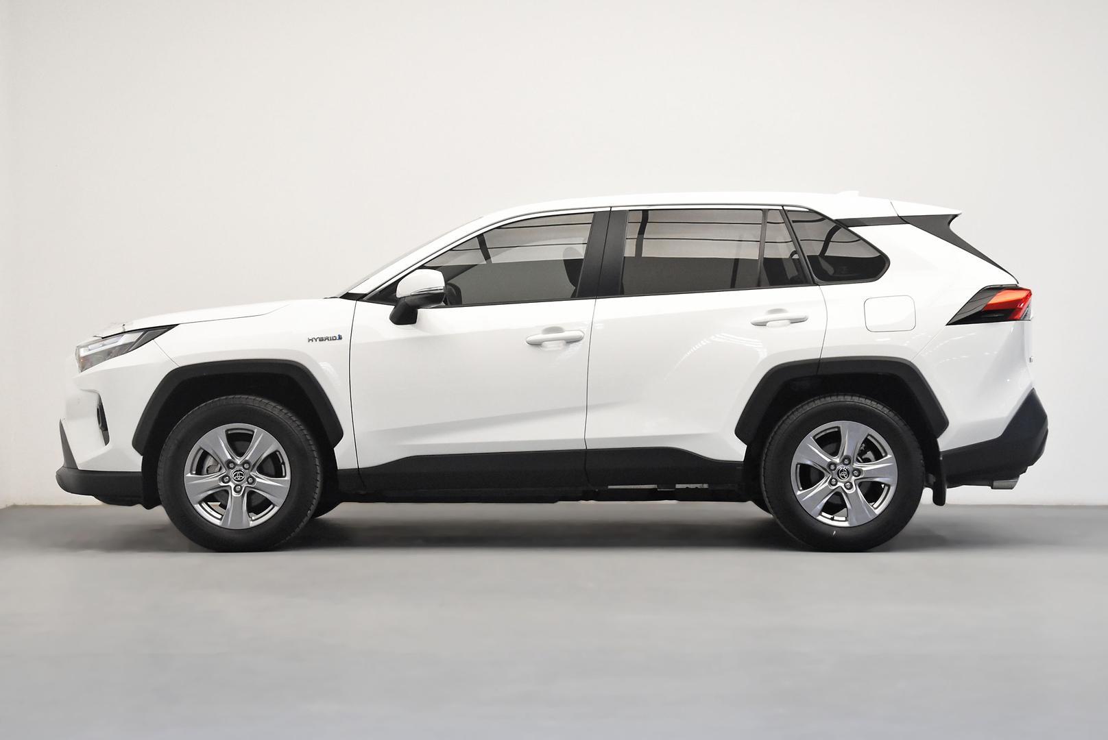 2022 Toyota RAV4 GX-2WD in White