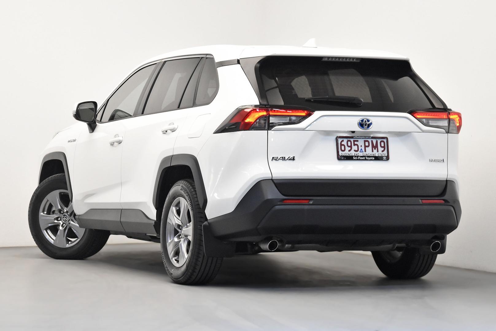 2022 Toyota RAV4 GX-2WD in White