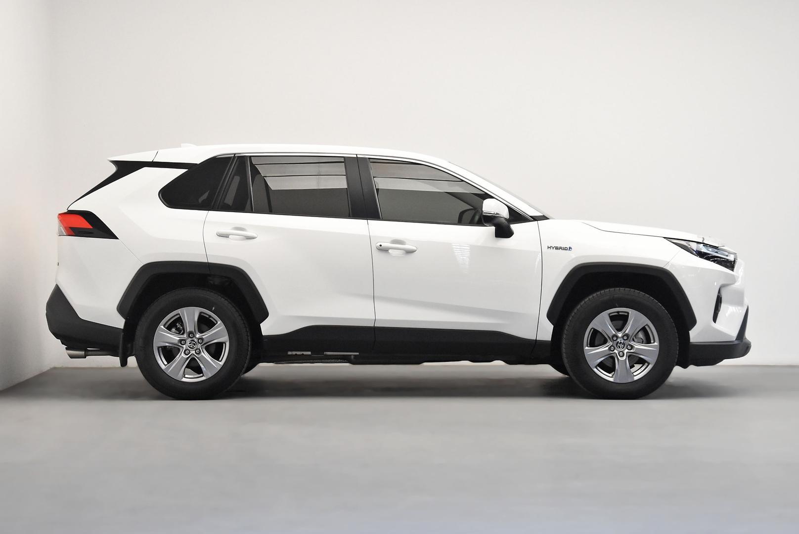 2022 Toyota RAV4 GX-2WD in White