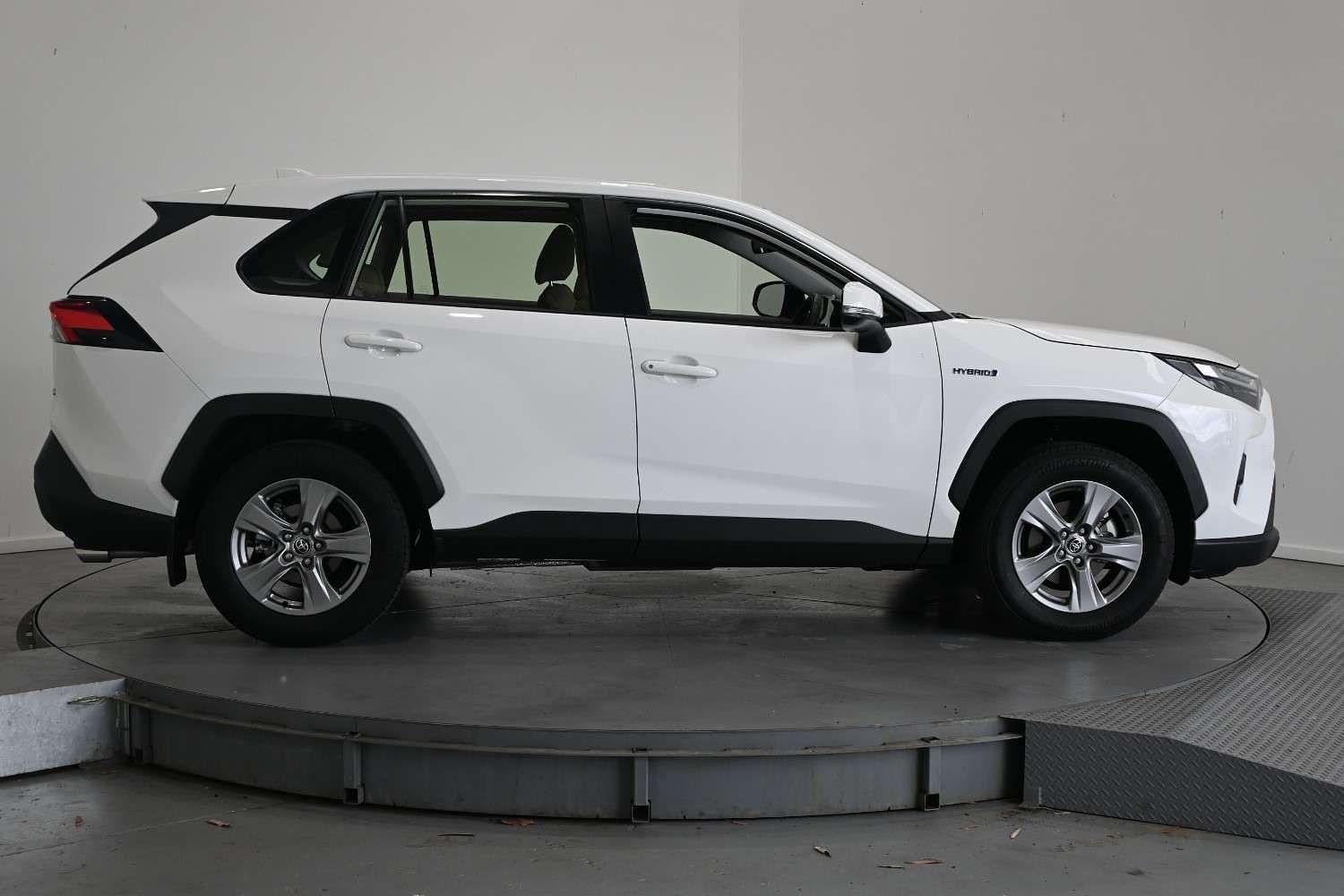 2024 Toyota RAV4 GX-2WD in White