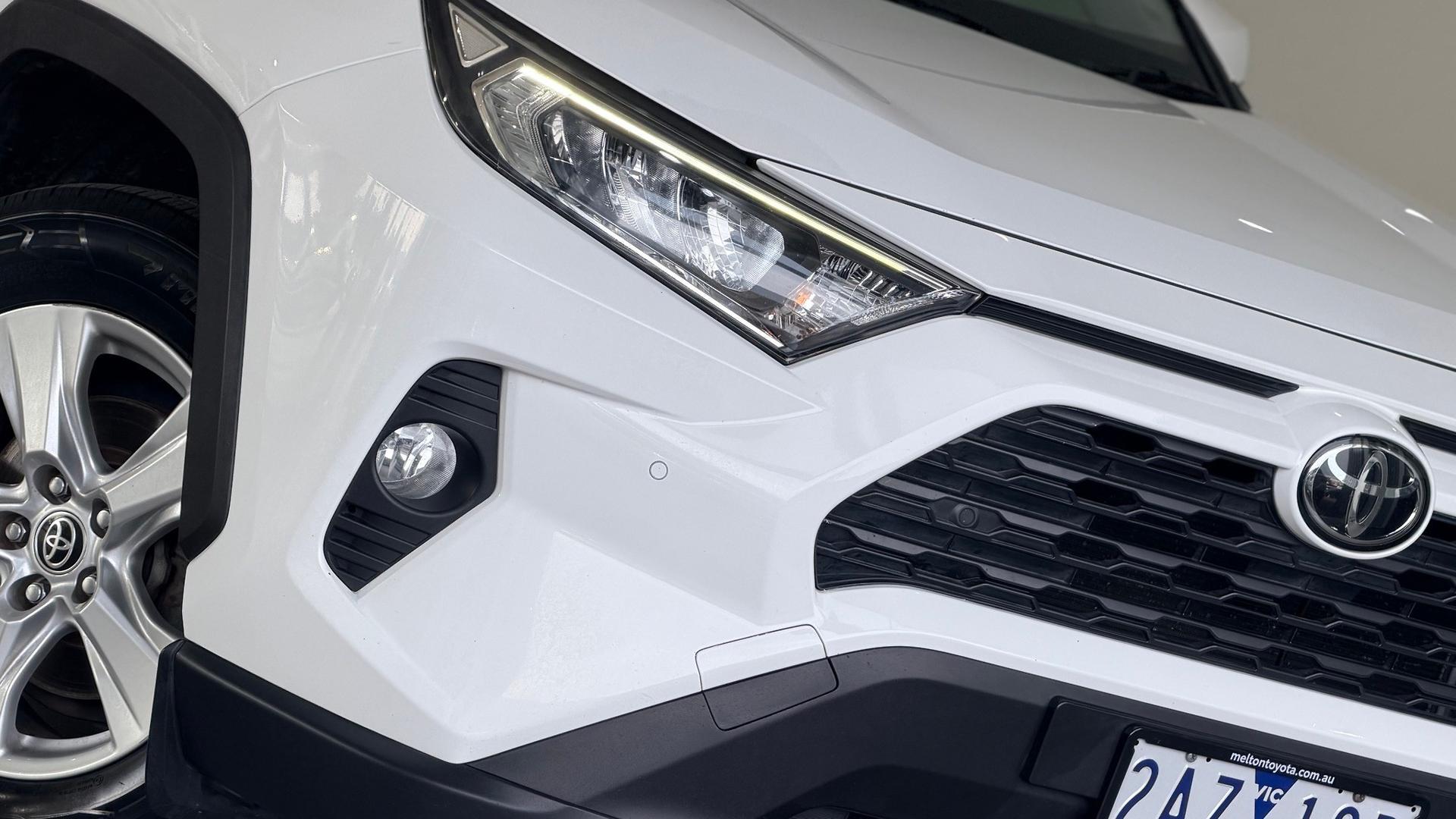 2019 Toyota RAV4 GX-2WD in White