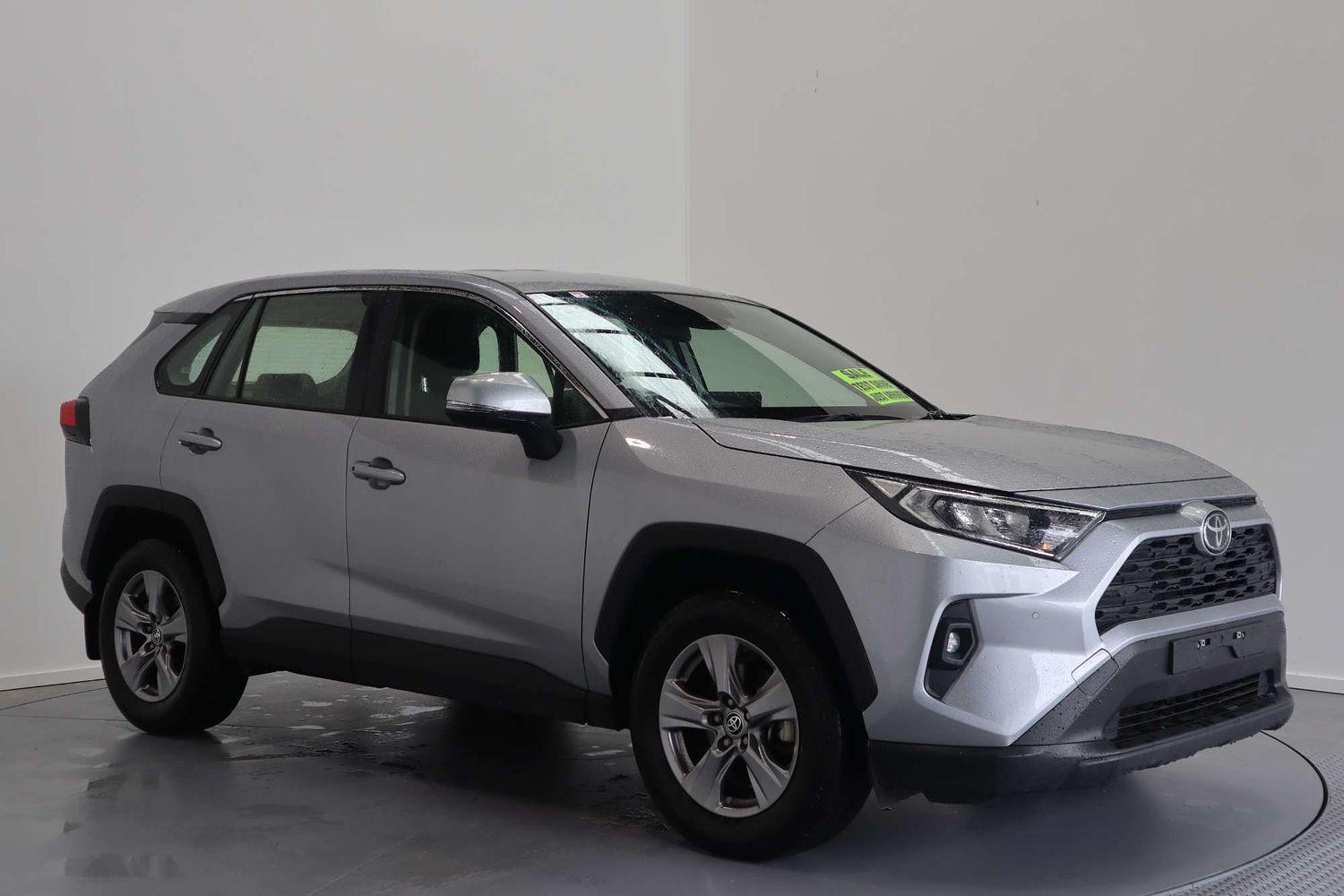 2024 Toyota RAV4 GX in Silver