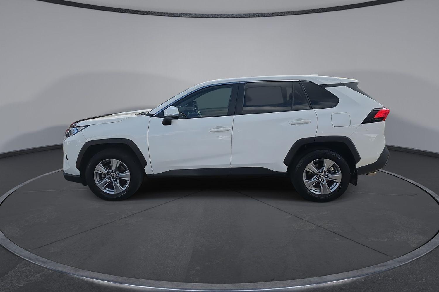 2022 Toyota RAV4 GX-2WD in White