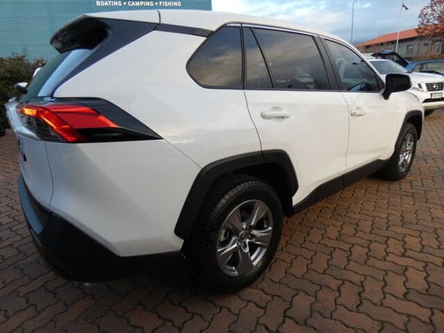 2022 Toyota RAV4 GX-2WD in White