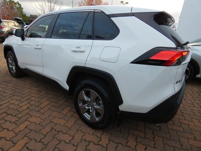 2022 Toyota RAV4 GX-2WD in White