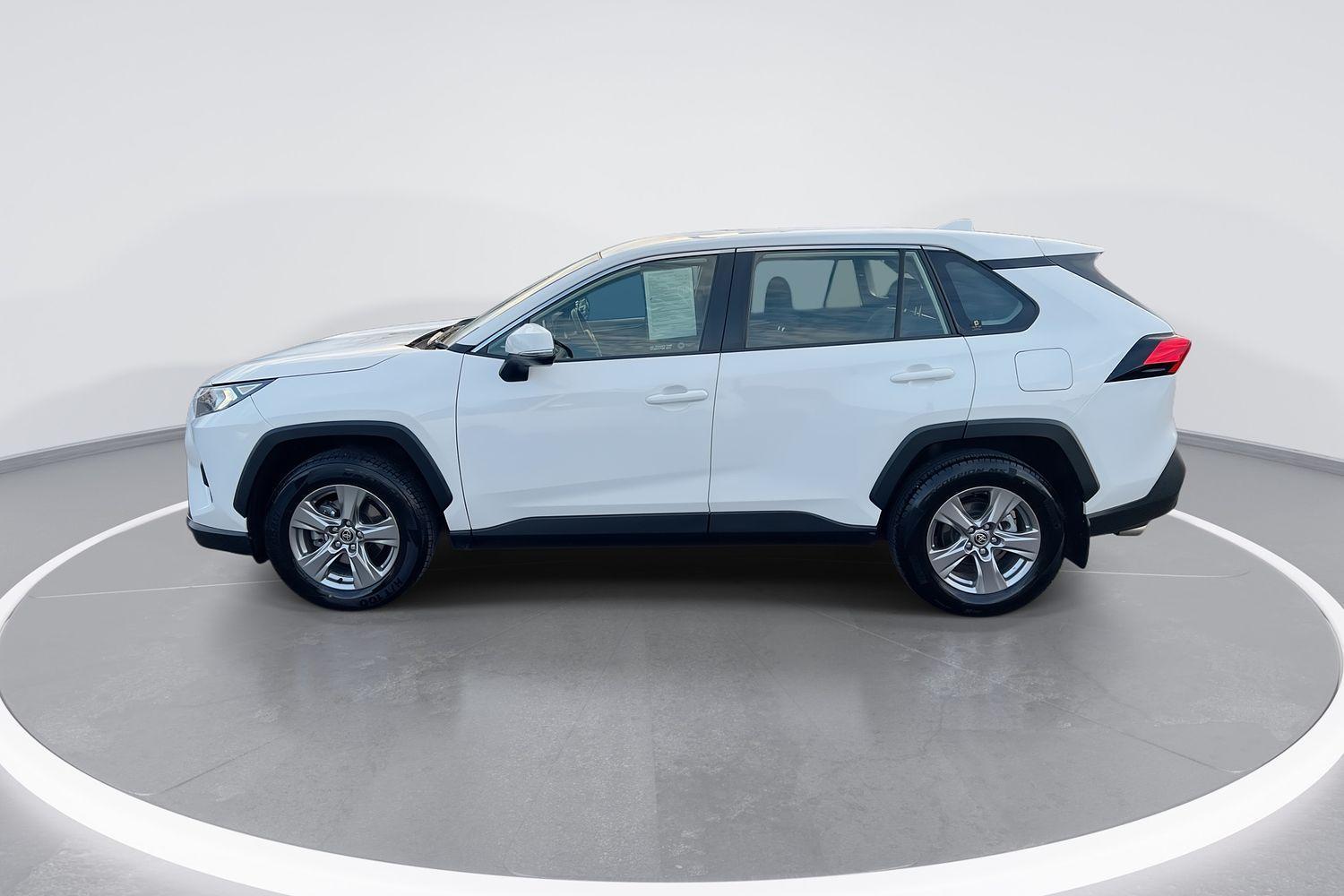 2022 Toyota RAV4 GX-2WD in White