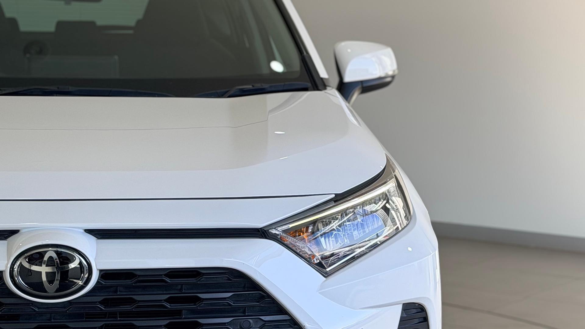 2021 Toyota RAV4 GX-2WD in White