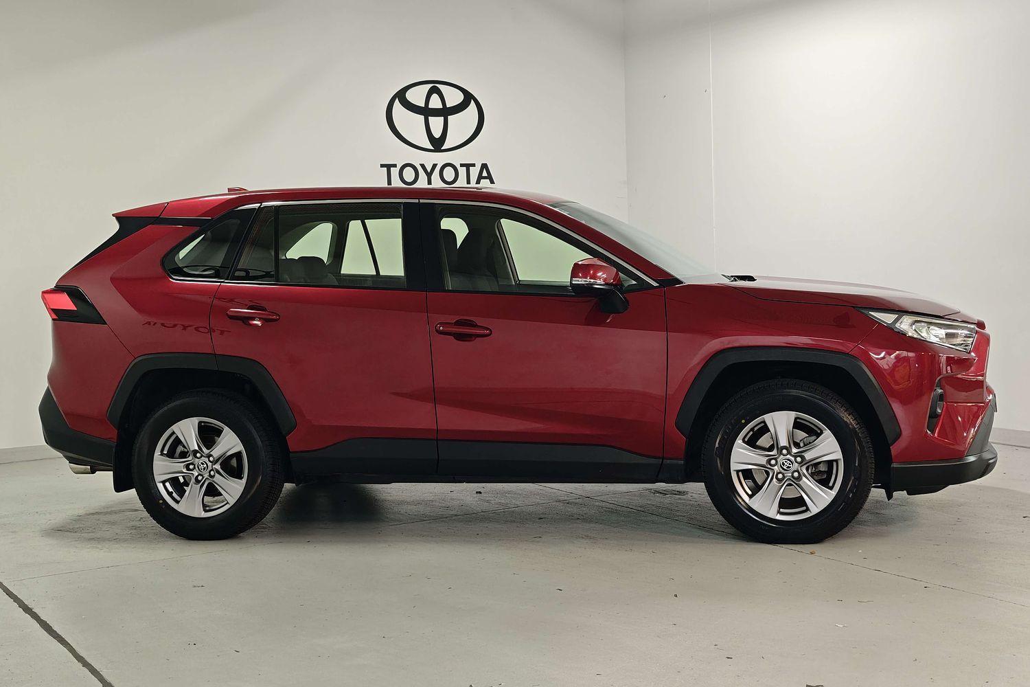 2022 Toyota RAV4 GX-2WD in Red