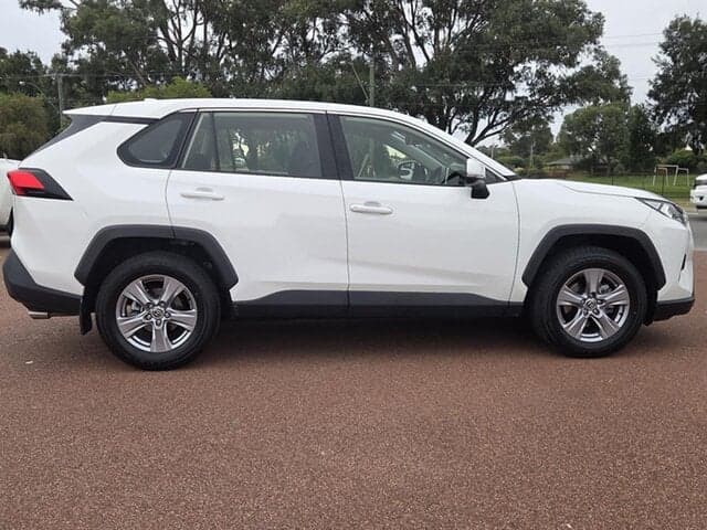2022 Toyota RAV4 GX 2WD in White