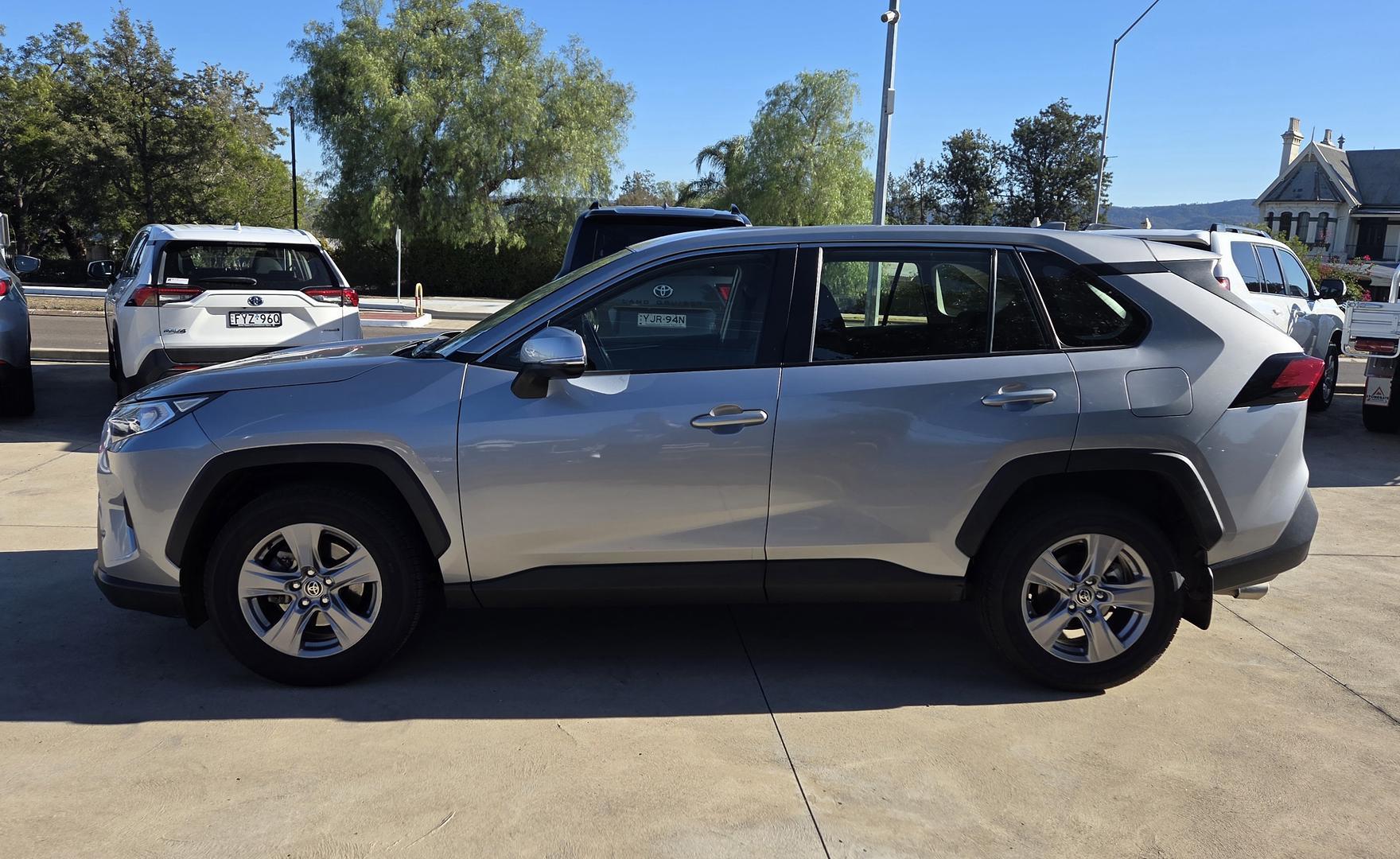 2022 Toyota RAV4 GX-2WD in Silver