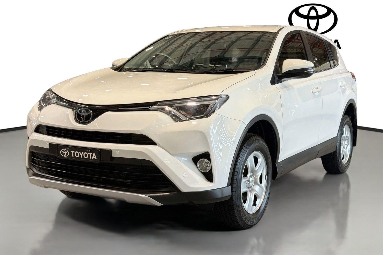 2018 Toyota RAV4 GX-2WD in White