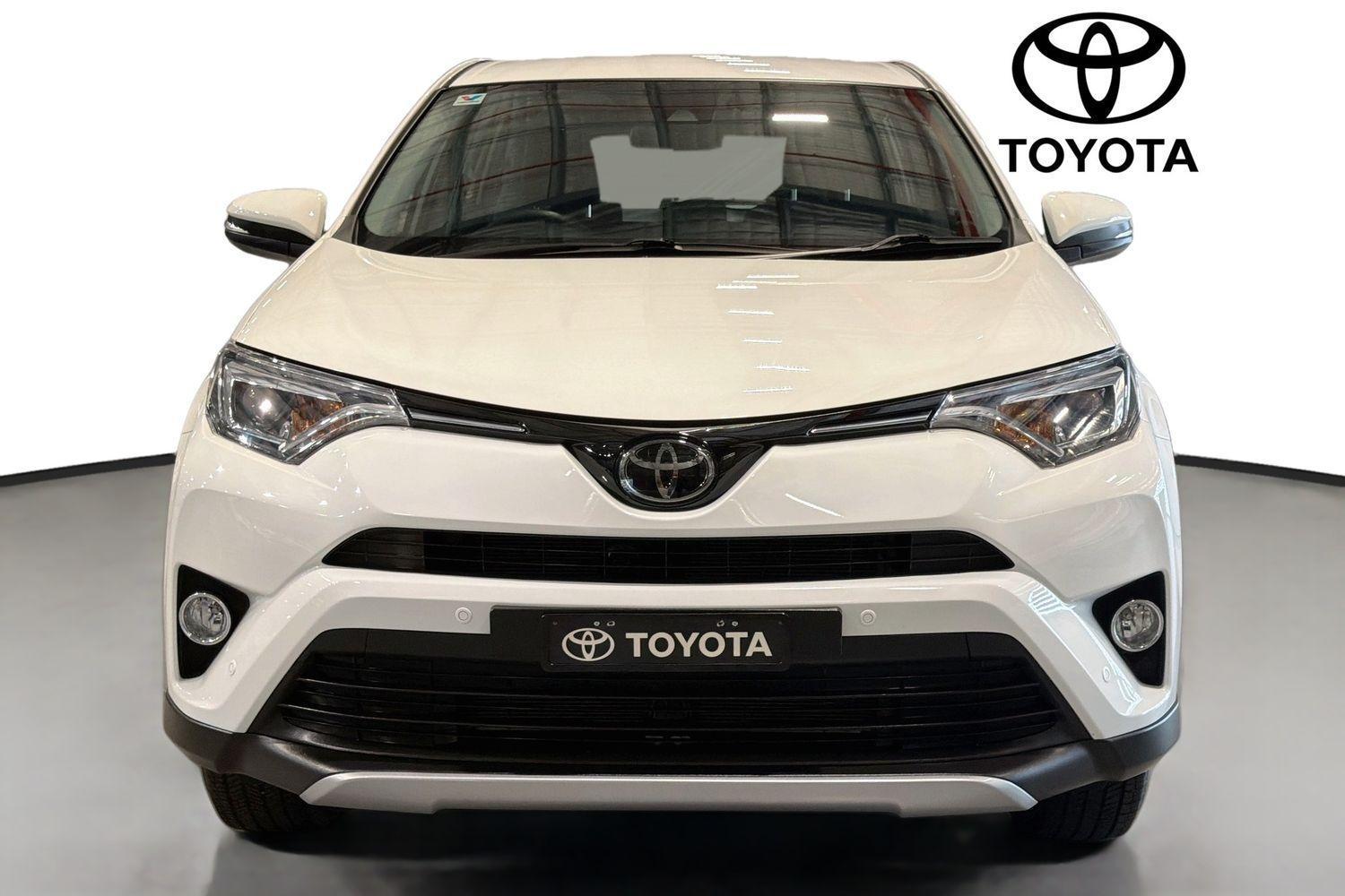 2018 Toyota RAV4 GX-2WD in White