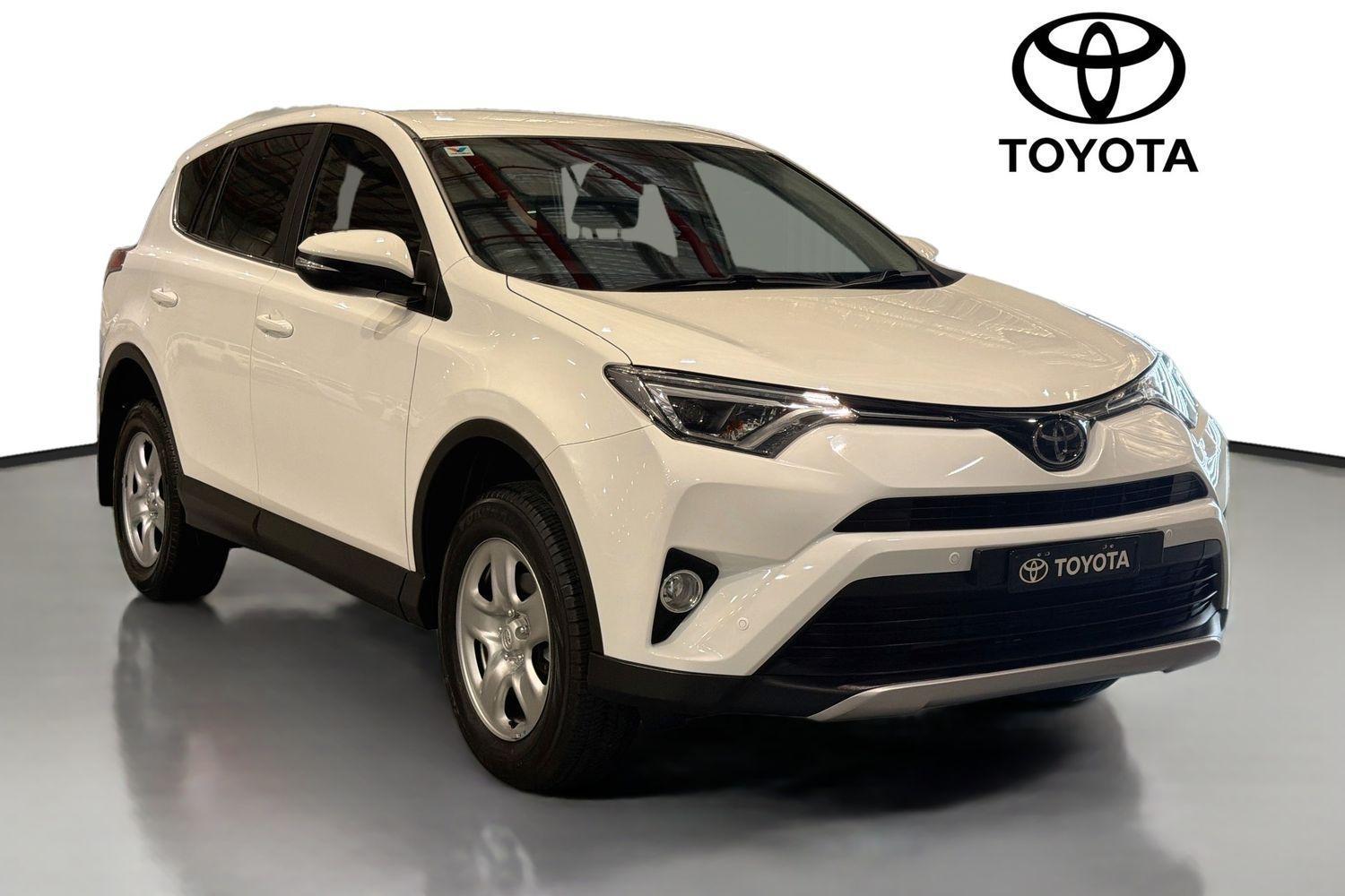 2018 Toyota RAV4 GX-2WD in White