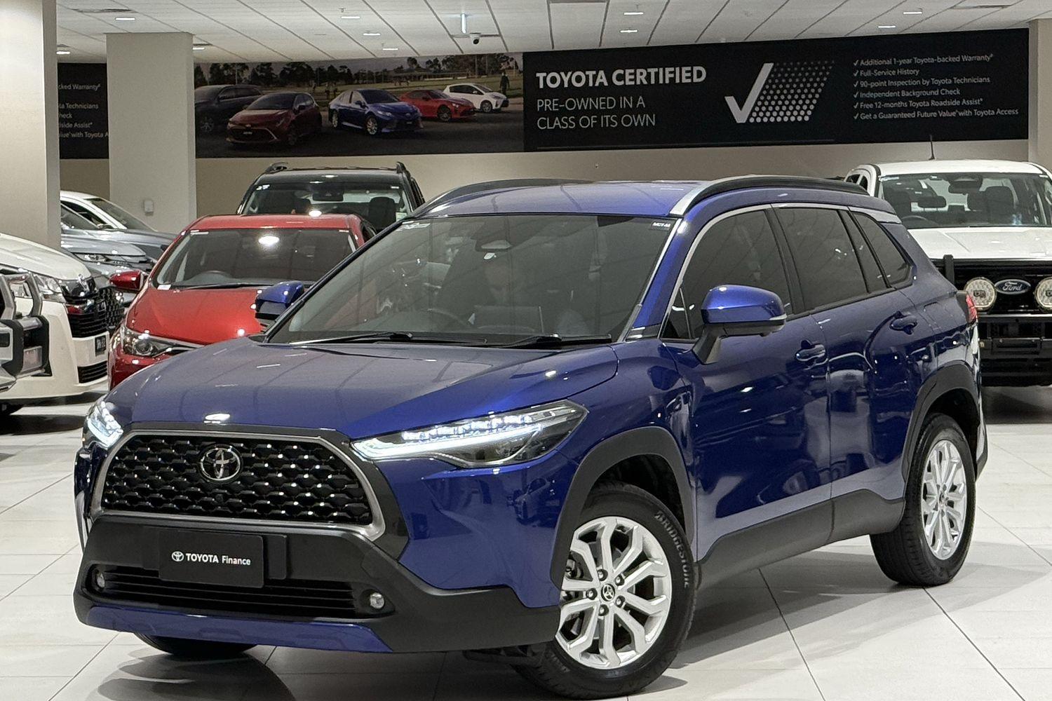 2023 Toyota Corolla Cross GXL in Blue