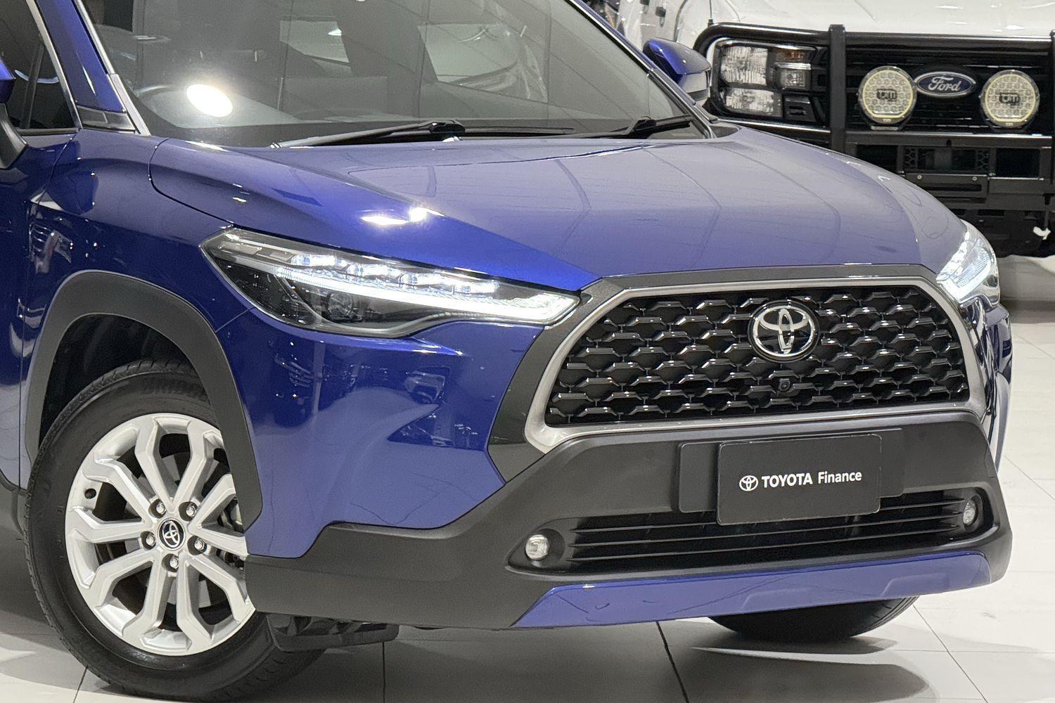 2023 Toyota Corolla Cross GXL in Blue