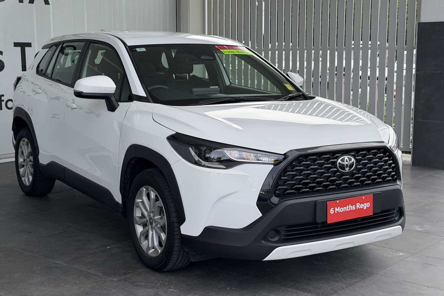 2023 Toyota Corolla Cross GX in White