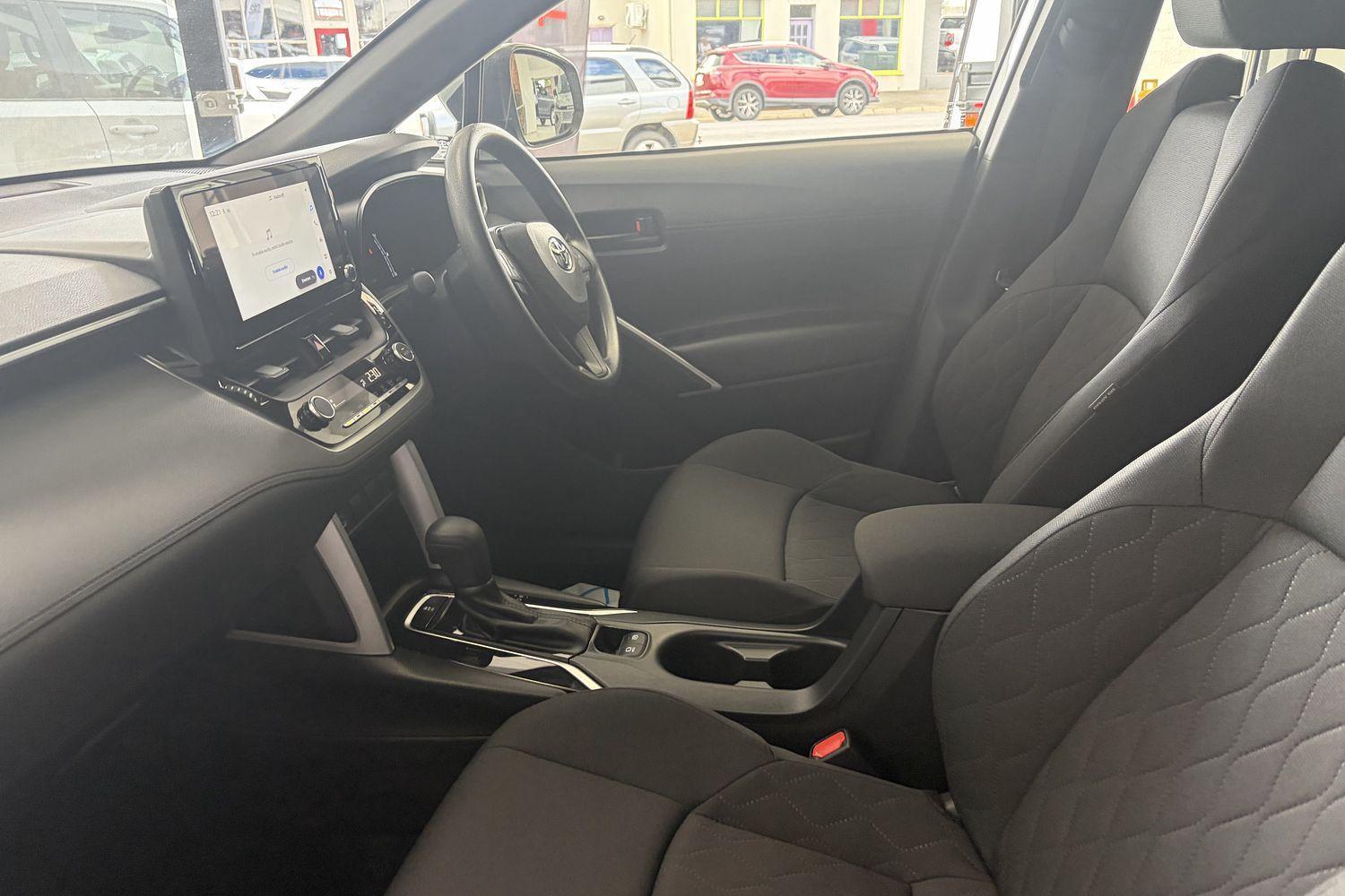 2024 Toyota Corolla Cross GX in Silver