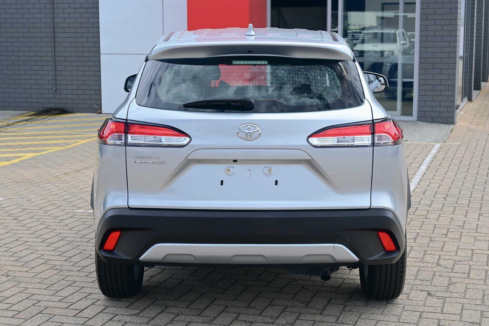 2024 Toyota Corolla Cross GX in Silver
